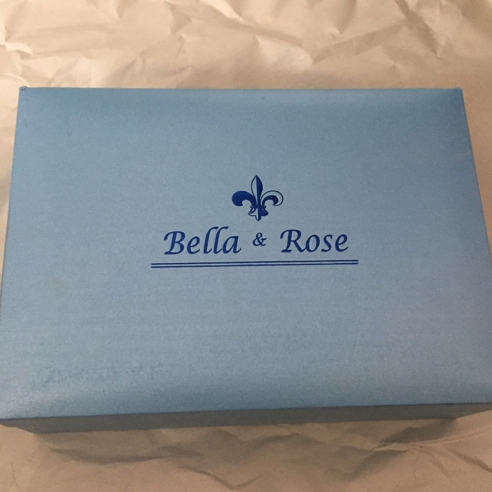 Bella & Rose jewelry set - Picture 2 of 7