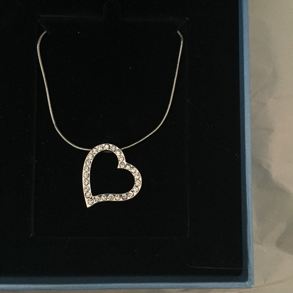Bella & Rose jewelry set - Picture 3 of 7