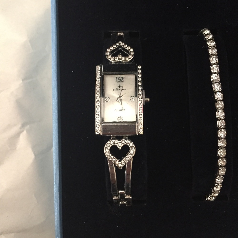 Bella & Rose jewelry set - Picture 4 of 7