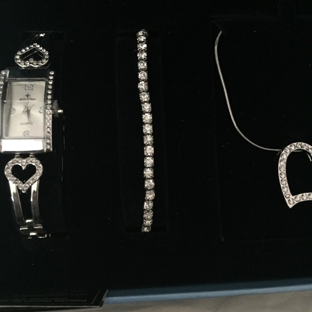 Bella & Rose jewelry set - Picture 5 of 7