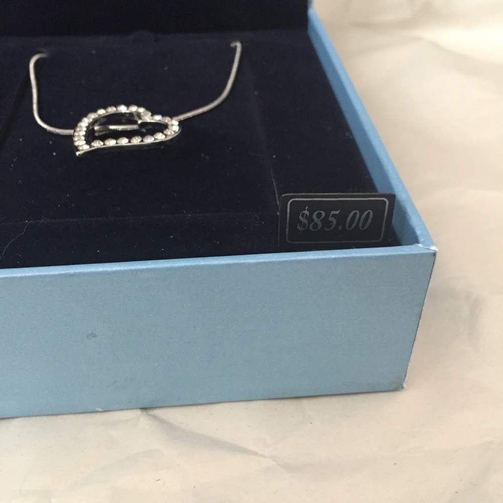 Bella & Rose jewelry set - Picture 6 of 7