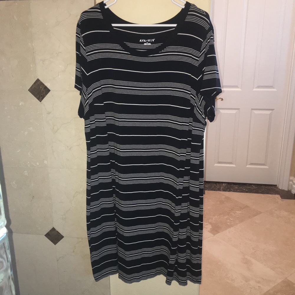 NWOT Simple Black/White Striped Tshirt Dress