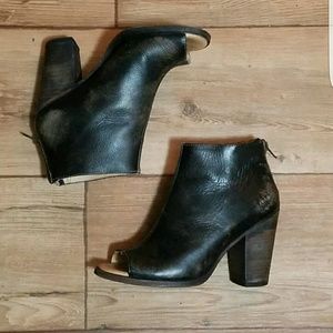 BEDSTU Onset Black Leather