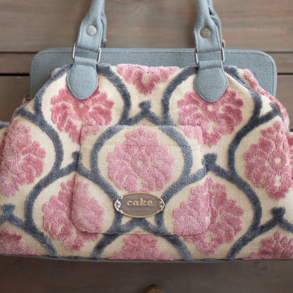 🌟SOLD!!!🌟Petunia Pickle Bottom CAKE Diaper Bag