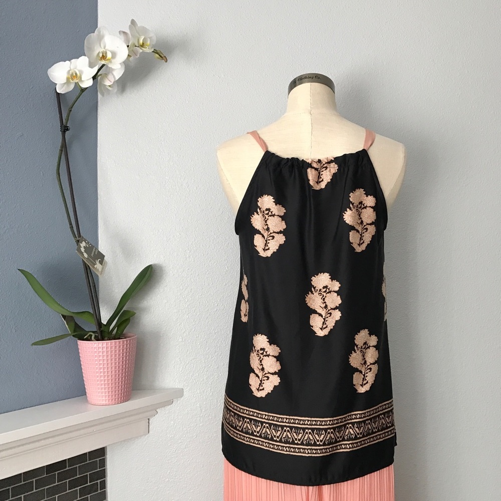 ✨Mth Degree✨Floral Beige & Black Tank - Picture 3 of 7