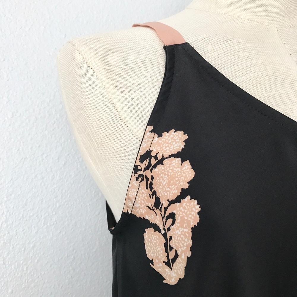 ✨Mth Degree✨Floral Beige & Black Tank - Picture 4 of 7