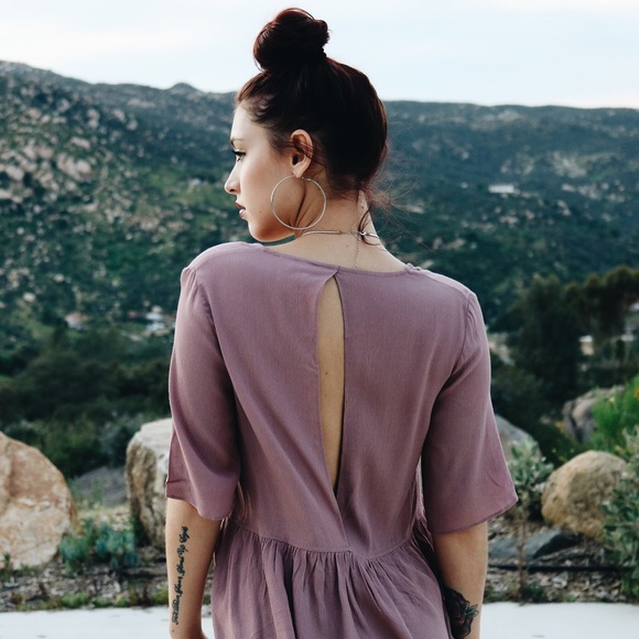 Luna Blouse with Open Back - Picture 2 of 4