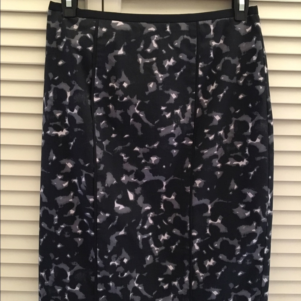 Like New LOFT pencil skirt 0