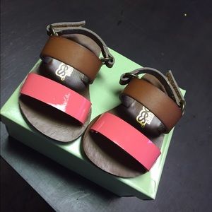 Baby girl sandals in