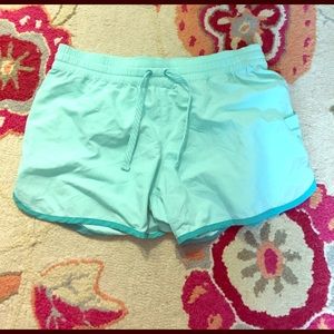 Columbia , medium , shorts ! NEVER WORN