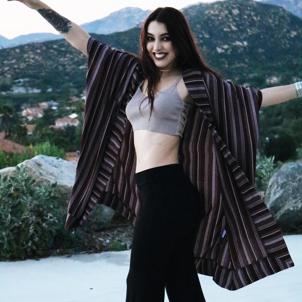 Rubianne Red & White Long Kimono - Picture 2 of 8