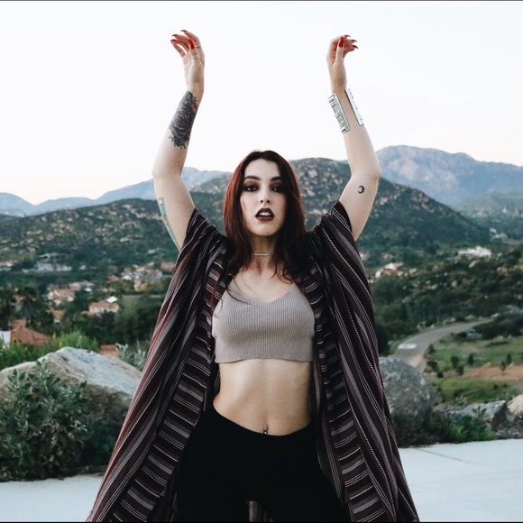 Rubianne Red & White Long Kimono - Picture 6 of 8