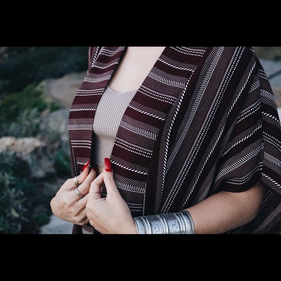 Rubianne Red & White Long Kimono - Picture 7 of 8