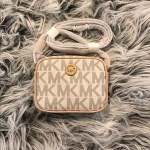 Michael Kors Fulton Crossbody small -Vanilla