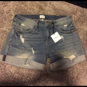 Stretchy Denim cutoff shorts