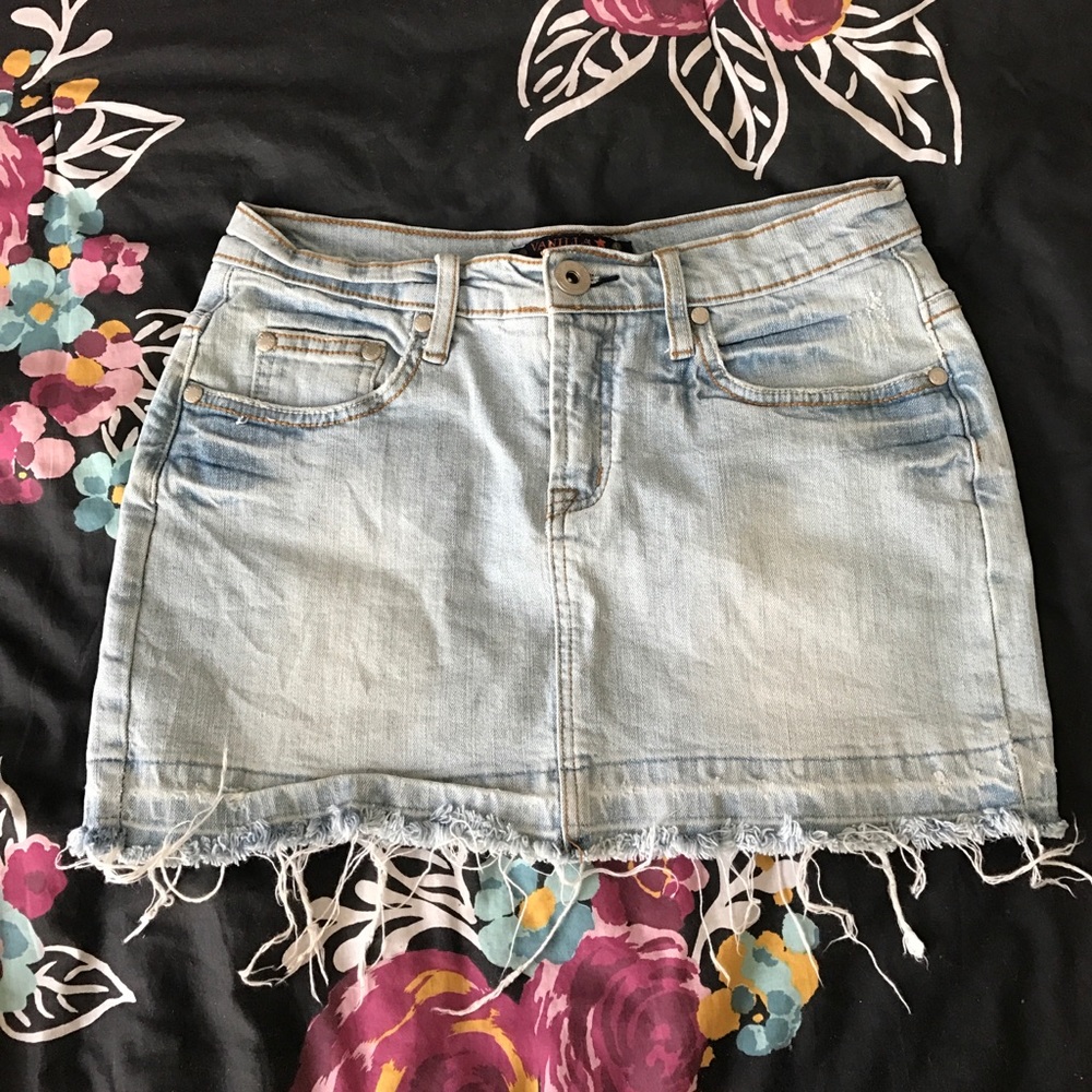 Frayed Jean miniskirt