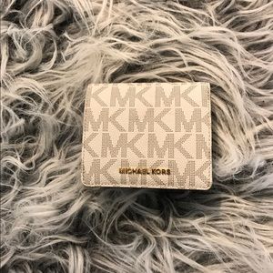 Michael Kors wallet in vanilla USED AUTHENTIC