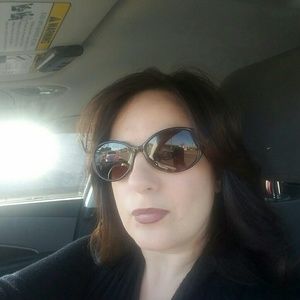 Meet your Posher, Mirna