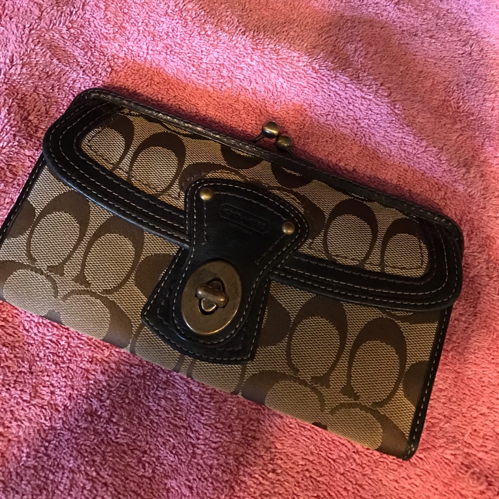 Slightly used coach wallet