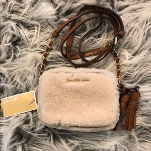 Michael Kors Crossbody fur/chain leather strap sm