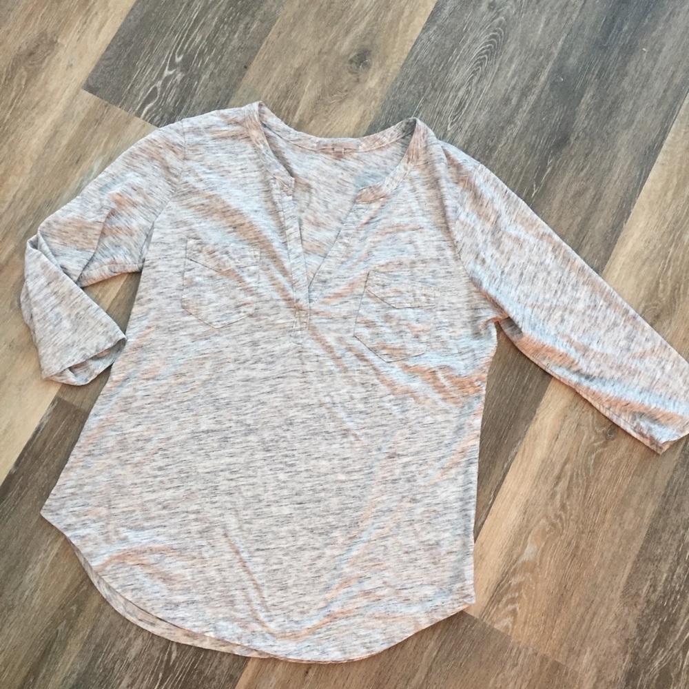 V neck women's GAP tee