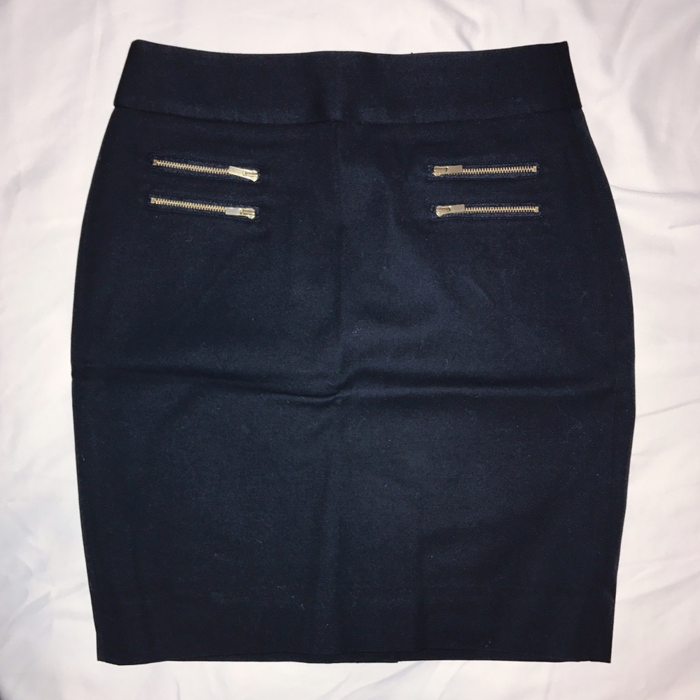 New Banana Republic black skirt with gold zippers