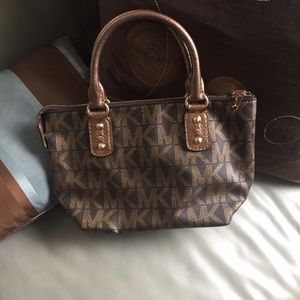 Michael kors purse