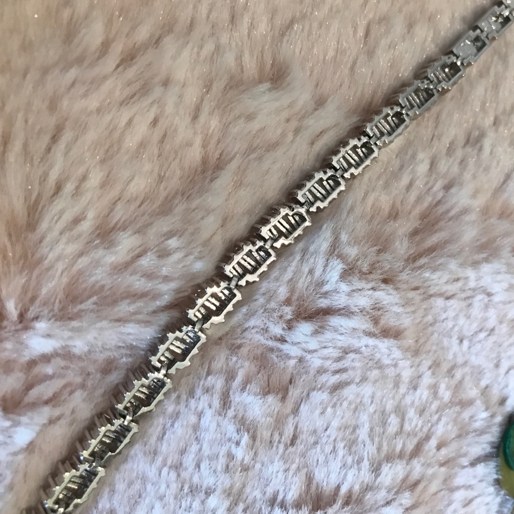 TRADE BUNDLED 🆕 CZ baguette diamond choker - Picture 4 of 4