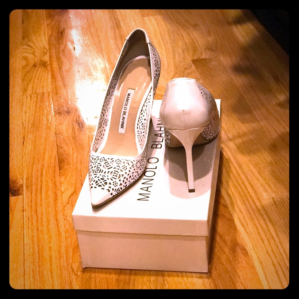 Manolo Blahink white laser cut heels