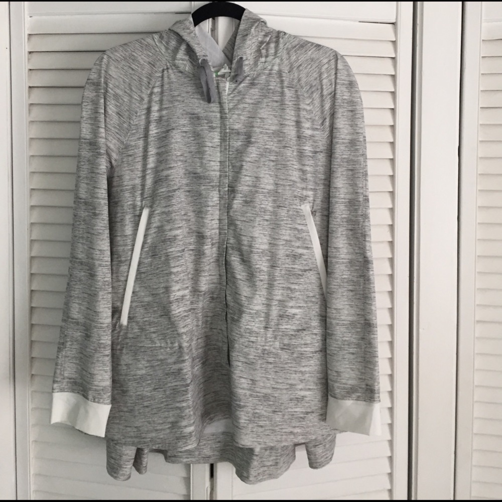 Lululemon sunshowers jacket