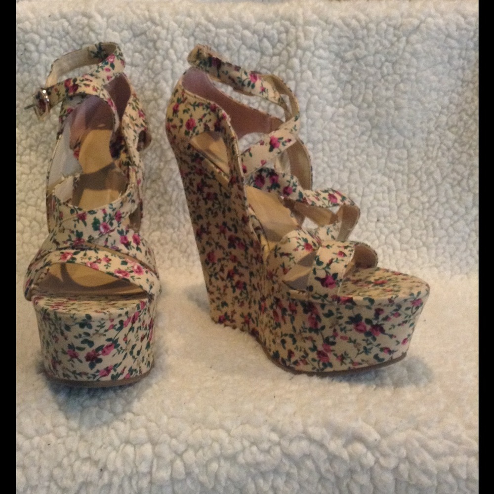 Forever 21 floral strappy wedges