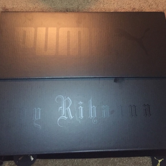 SOLD❌Authentic Fenty Bow Slides - Picture 3 of 5