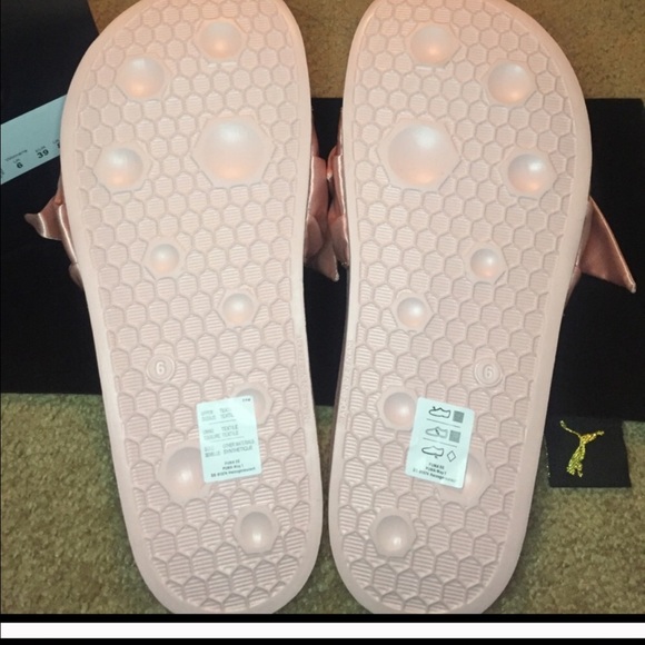 SOLD❌Authentic Fenty Bow Slides - Picture 5 of 5