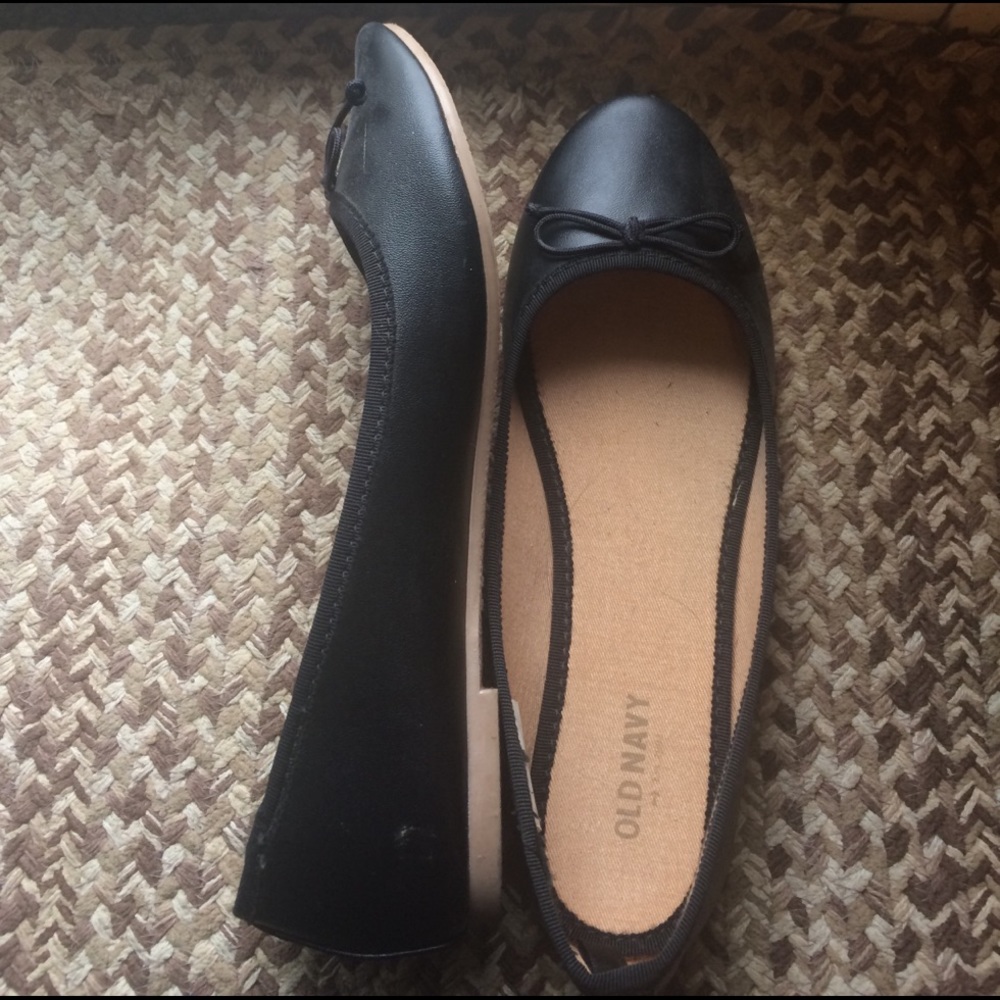Black ballet flats