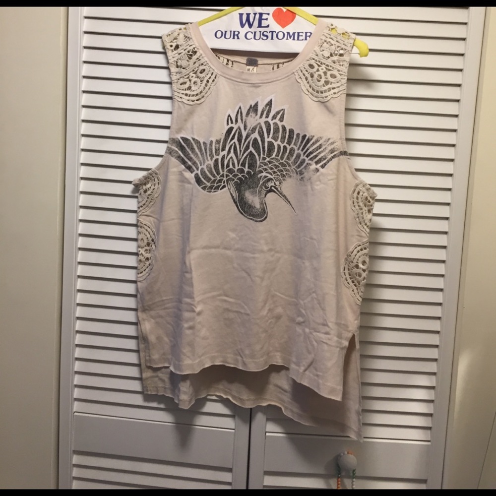 🌻MARKED DOWN🌻 Crocheted & graphic muscle T