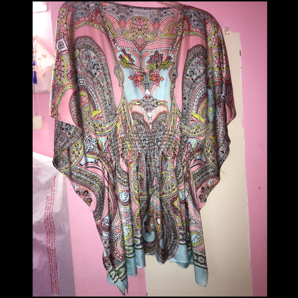 Beautiful multi-color top!