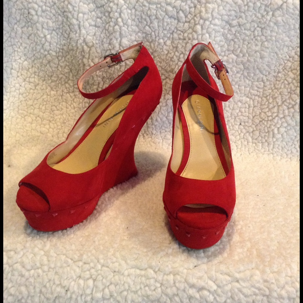 Gianni Bini Athena red suede wedges