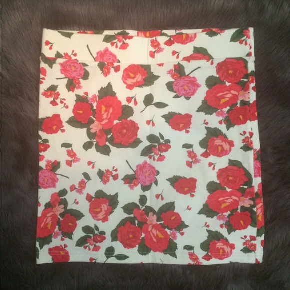 3 Forever21 skirts size M - Picture 2 of 4