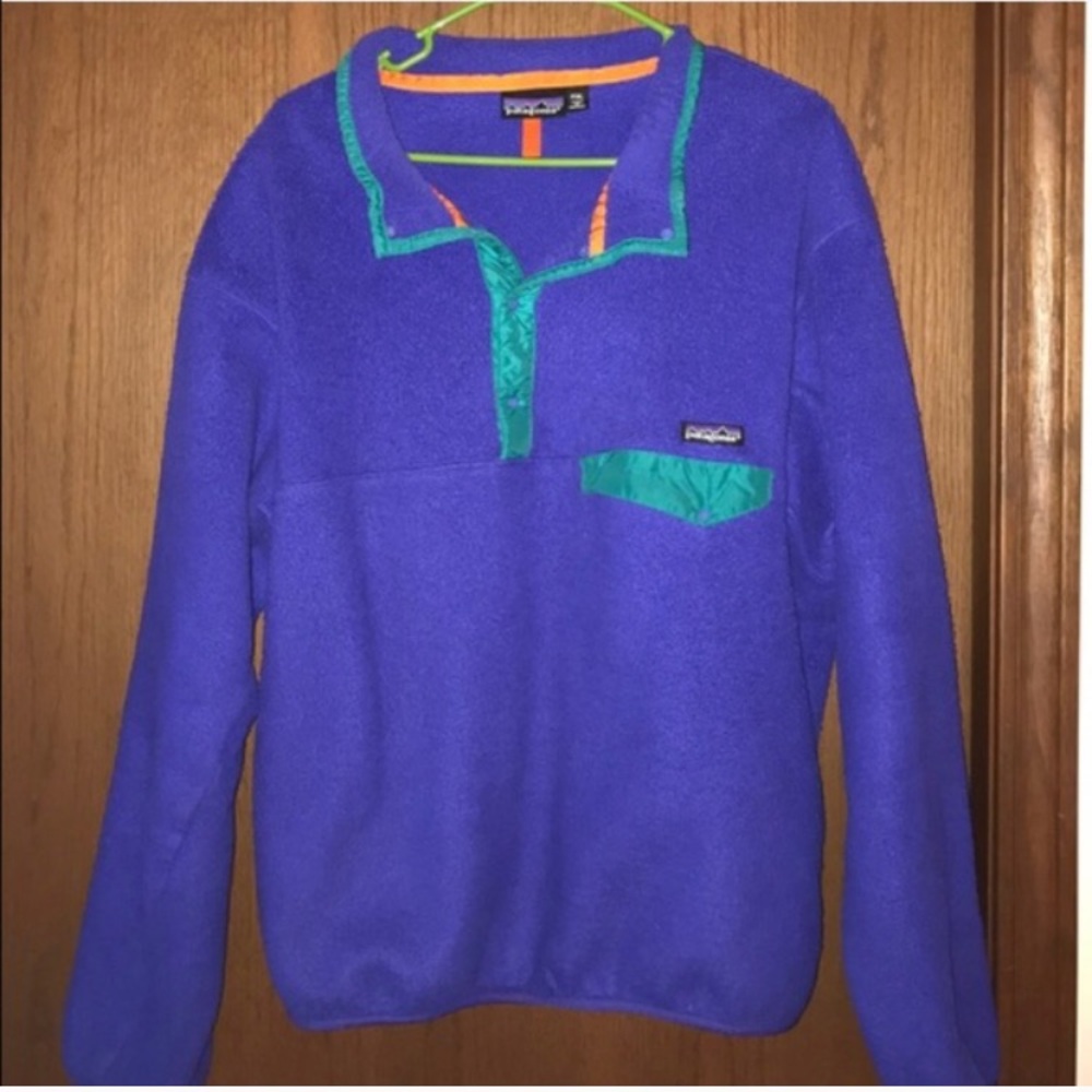 Patagonia pullover fleece.