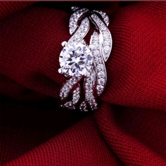 Beautiful Fashion Wedding band set - Picture 7 of 8