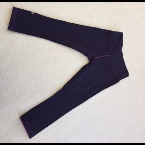 Lululemon reversible wonder under crops size 4