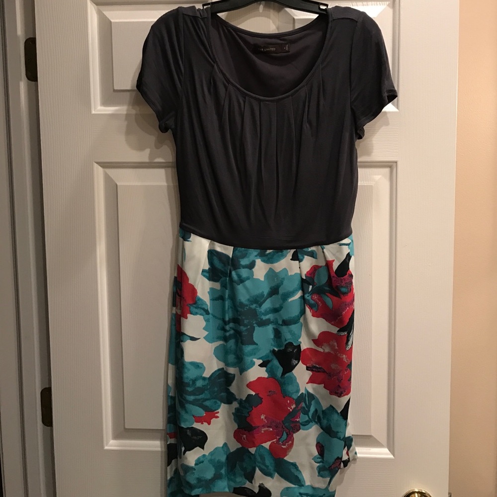 Gray/white floral dress