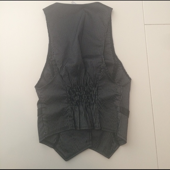 Women's vest size Large - Picture 3 of 4