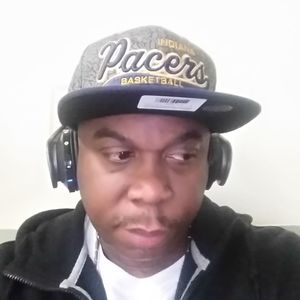 Meet your Posher, Derrick