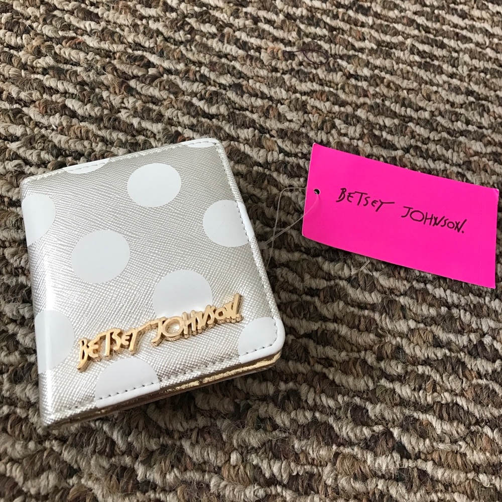Small Bifold Polka Dot Wallet