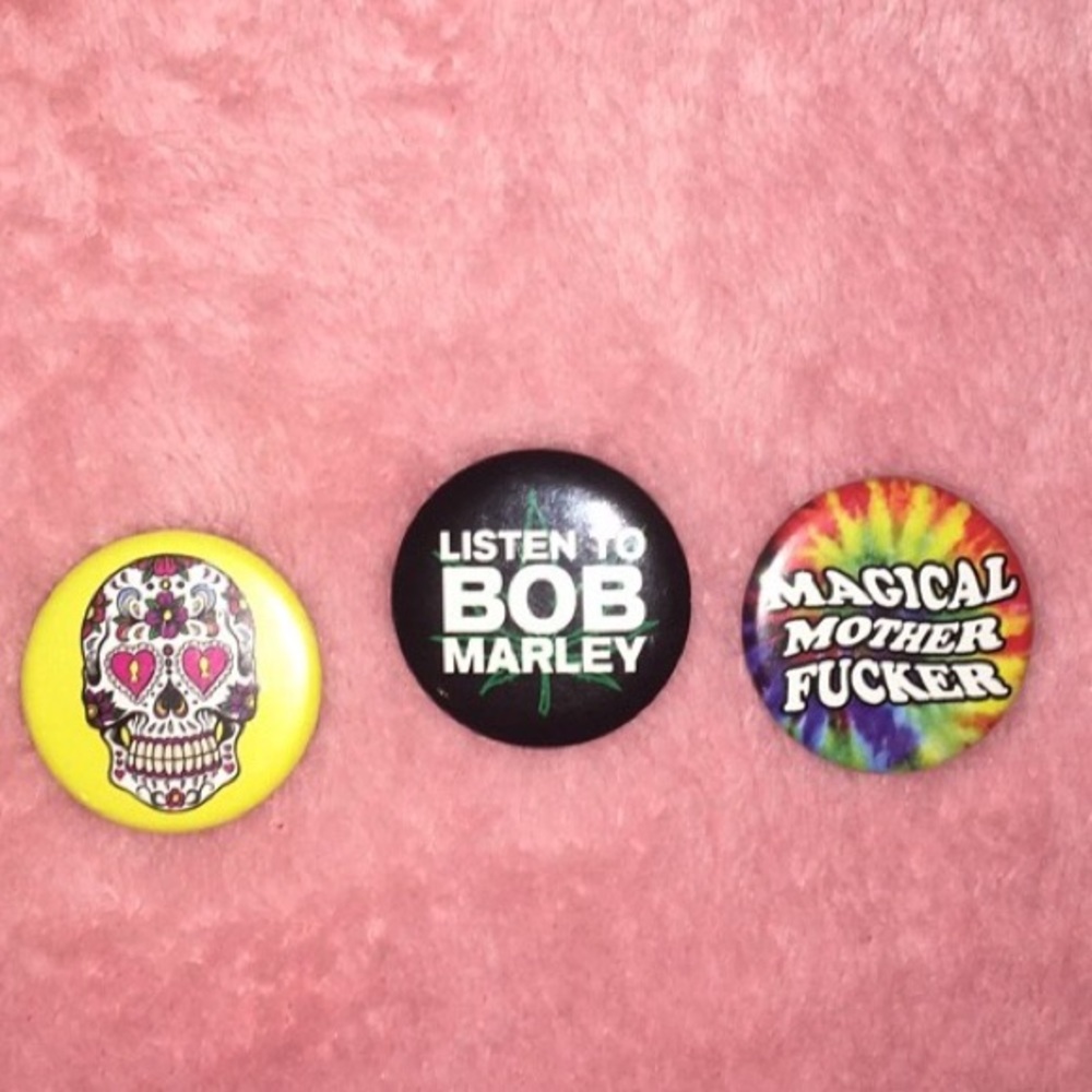 pins / buttons
