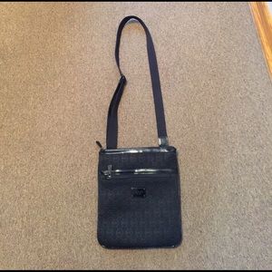 Authentic MICHAEL KORS cross body bag.