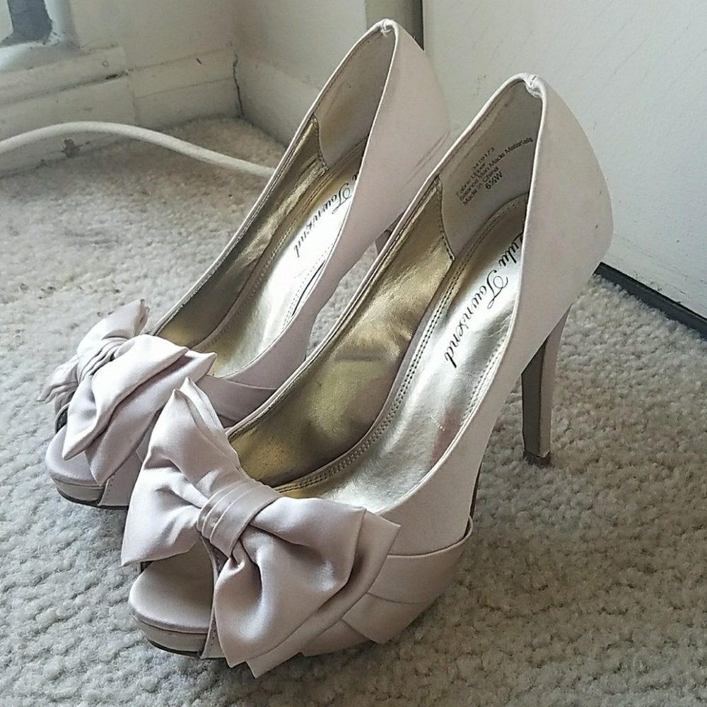 Never worn - Picture 2 of 2
