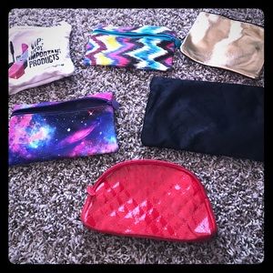 Bundle of 6 small makeup bags. REDUCED PRICE🎉