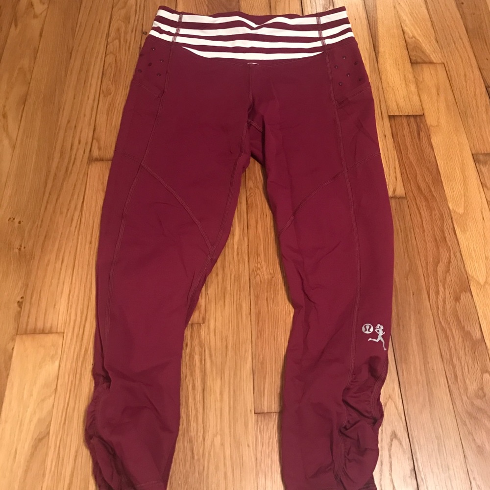 *SUPER RARE* lululemon Seawheeze running crop.